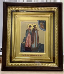 Икона «Петр и Феврония» в резном киоте Курск